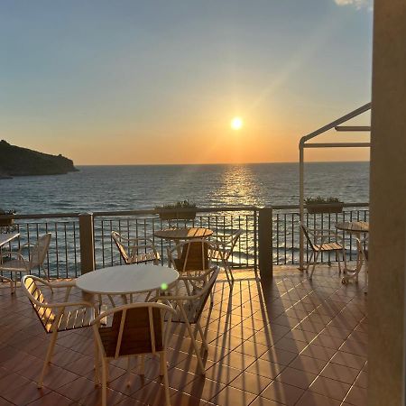 B&B Residence Eco Del Mare 팔리누로 외부 사진