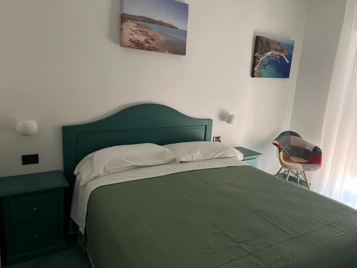 B&B Residence Eco Del Mare 팔리누로 외부 사진