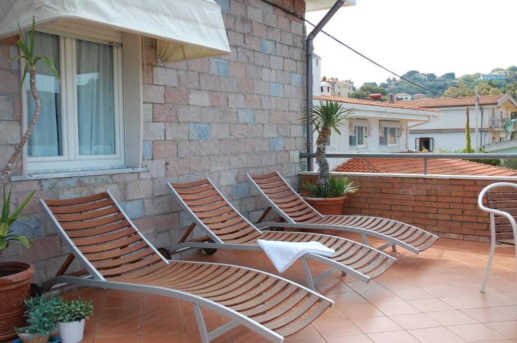 B&B Residence Eco Del Mare 팔리누로 외부 사진