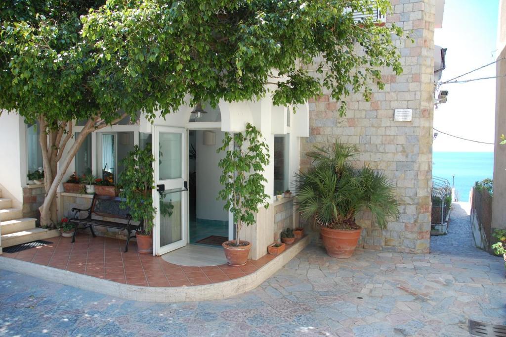 B&B Residence Eco Del Mare 팔리누로 외부 사진